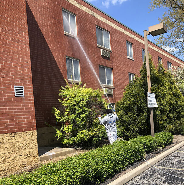 Outdoor Commercial Window Washing